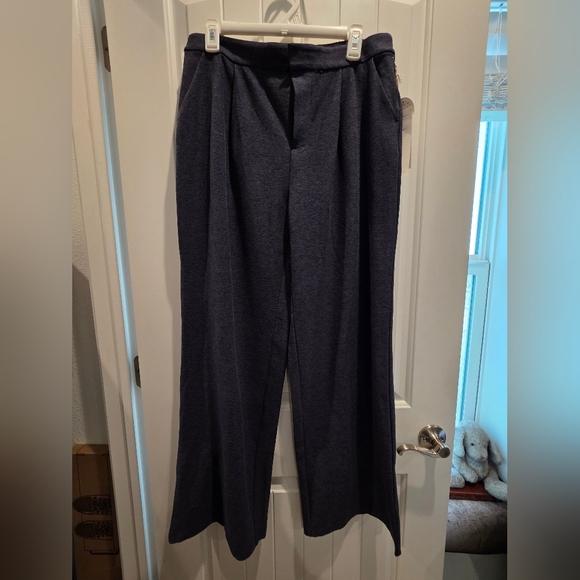Vuori Women's Navy/Dark Grey Pants - Size L New With Tags